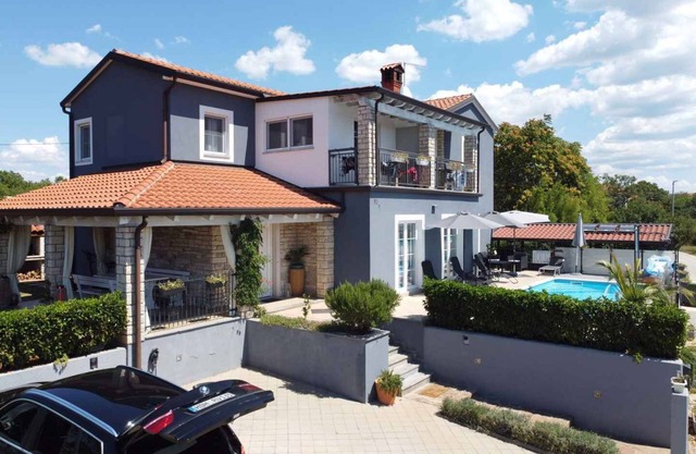 Holiday apartment with communal pool and air conditioning