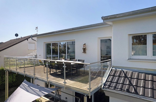 Holiday Apartment "Wolf's Schwarzwald" with Balcony & Wi-Fi