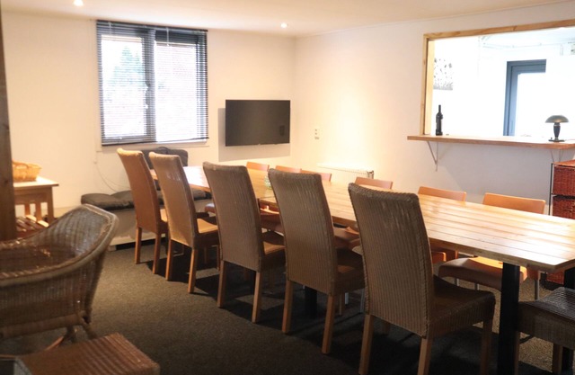 Holiday bungalow "Huisje-24" in wooded area (12 persons)