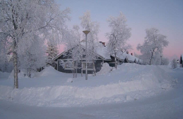 Holiday Cabins SAARISELÄN MARJAMAJAT, 2 bedroom apartments, each sleeps 4 pers.