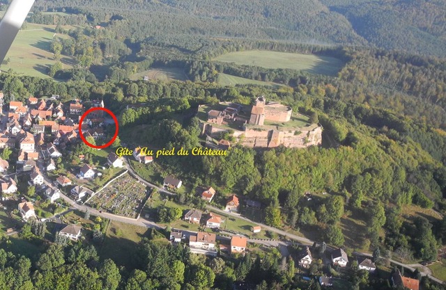 holiday cottages at the foot of the castle of Lichtenberg Castle of the thirteenth century.