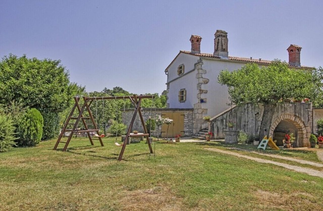 Holiday cottage Erika * 6000 m2 garden, playground, BBQ, dogs welcome
