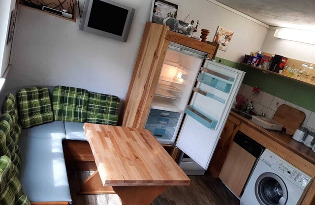 Holiday house perfect for groups in an idyllic secluded location with pool