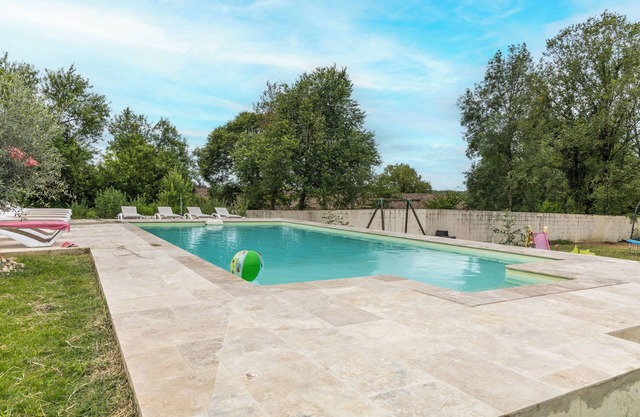Holiday Home 'Gîte Il Était Une Fois' with Shared Pool, Wi-Fi and Air Conditioning