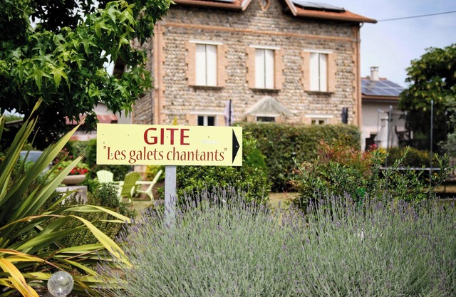 Holiday Home 'Gîte Les Galets Chantants' with Mountain View, Private Terrace and Wi-Fi