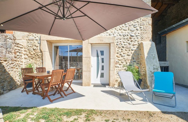 Holiday Home 'La Mottinière' with Private Terrace and Wi-Fi