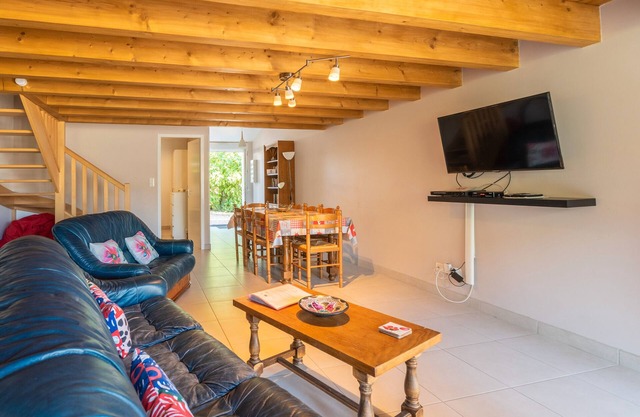 Holiday Home 'Chèvrefeuille' with Shared Pool, Private Terrace and Wi-Fi