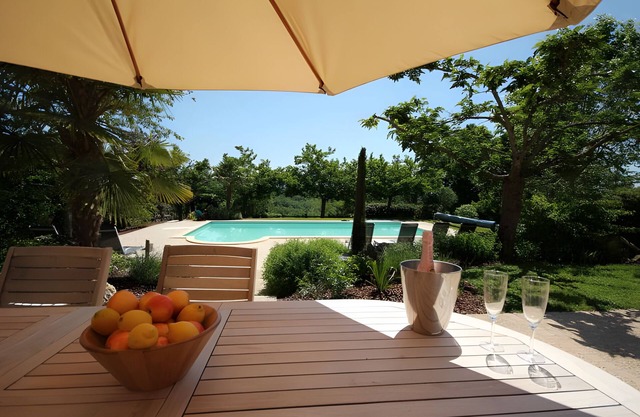 Holiday Home 'Le Bourrelier' with Shared Garden and Wi-Fi