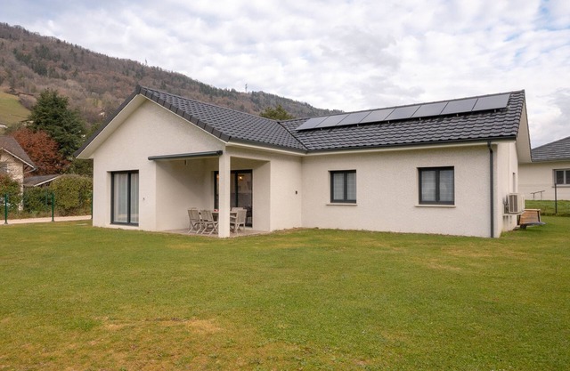 Holiday Home 'Les Chaudannes' with Mountain View, Wi-Fi and Air Conditioning