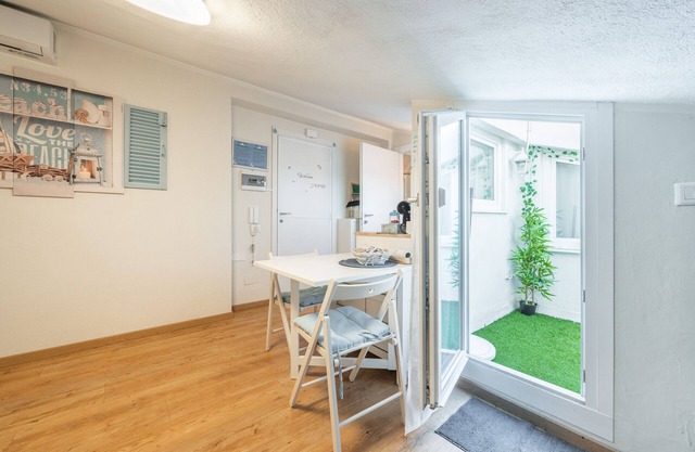 Holiday Home 'Al Chiaro Di Luna' with Balcony, Wi-Fi and Air Conditioning