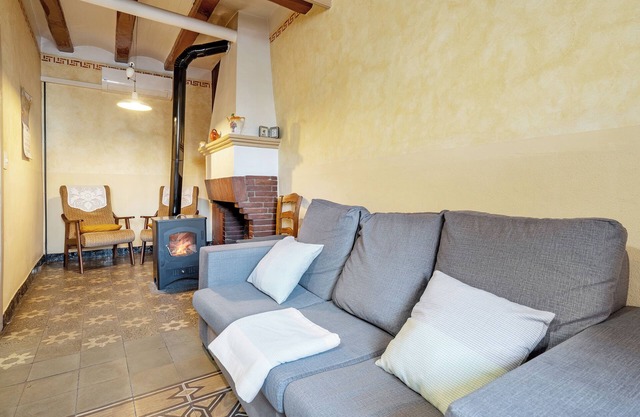 Holiday Home 'Ca Cedó' with Shared Terrace, Wi-Fi and Air Conditioning