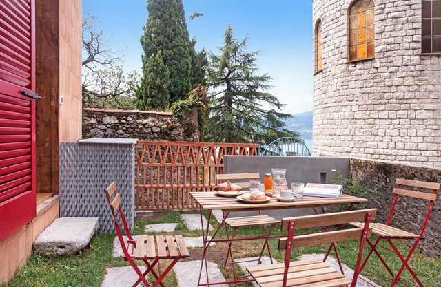 Holiday Home 'Cadepaia Lago Maggiore' with Lake View, Wi-Fi and Air Conditioning