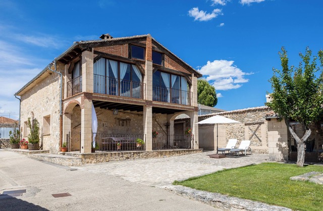 Holiday Home 'Casa El Arroyal' with Private Pool, Private Terrace and Wi-Fi