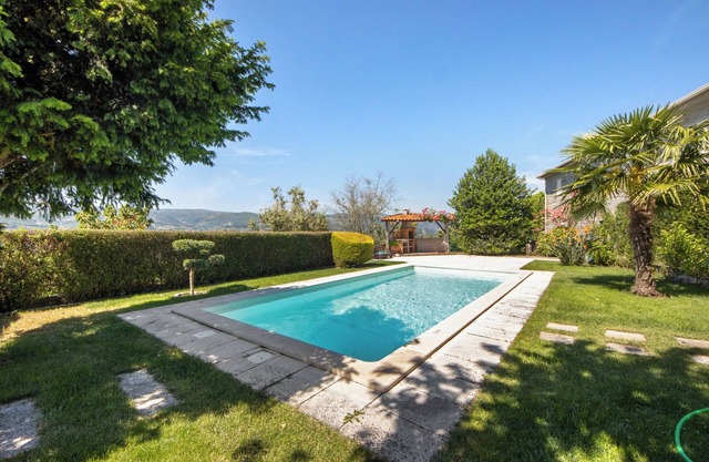 Holiday Home Casa do Valado with Mountain View, Pool, Wi-Fi & Garden; Parking Available