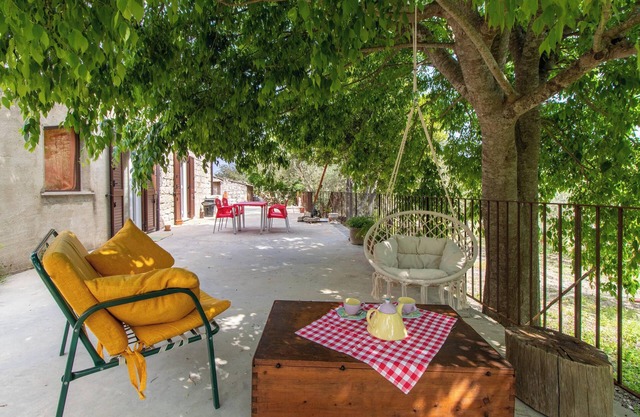Holiday Home 'Casa Il Carrubbo' with Garden, Terrace & Wi-Fi