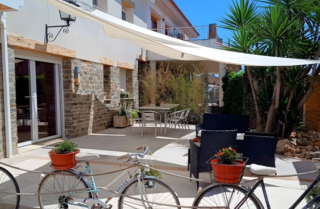 Holiday Home "Casa Rural Mestre" with Shared Outdoor Pool, A/C and Wi-Fi