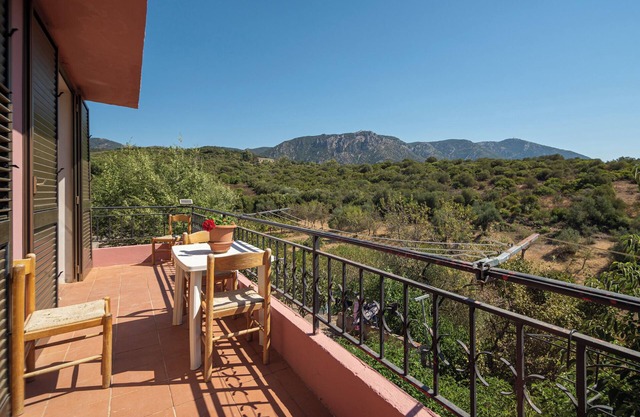 Holiday Home 'Casa Teresa' with Mountain View, Balcony & A/C