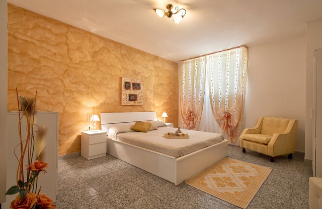 Holiday Home 'Casa Vale' with Private Garden and Wi-Fi