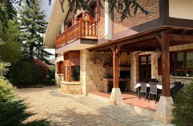 Holiday Home 'Caserio Arrigorri' with Balcony and Wi-Fi