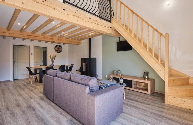 Holiday Home 'Chez Louisette' with Mountain View, Balcony and Wi-Fi