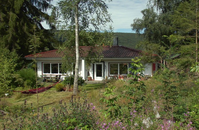 Holiday home complex Hilkenberg: House 3 with fireplace and. wild and romantic garden