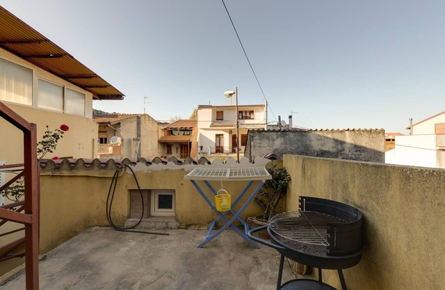 Holiday Home 'Domus Serci' close Centre with Terrace & A/C