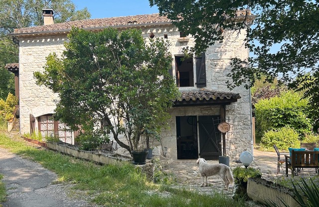 Holiday Home 'Le Clos Des Fées' with Private Terrace, Shared Garden and Wi-Fi