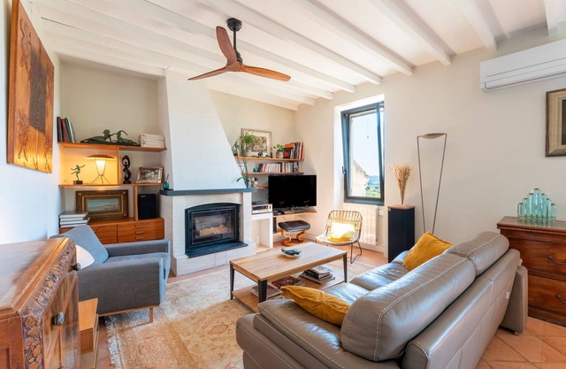 Holiday Home 'Le Sophora' with Mountain View, Wi-Fi and Air Conditioning