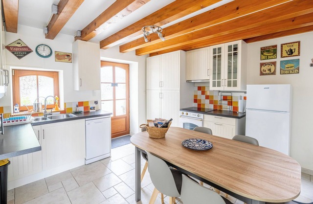 Holiday Home 'Gite De L'olifanière' with Shared Pool, Private Terrace and Wi-Fi