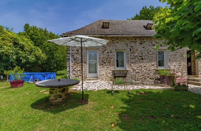 Holiday Home 'Gite Loucastan' with Private Pool, Private Garden and Wi-Fi