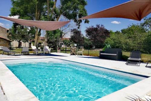 Holiday Home in Loire near Castles and Nature