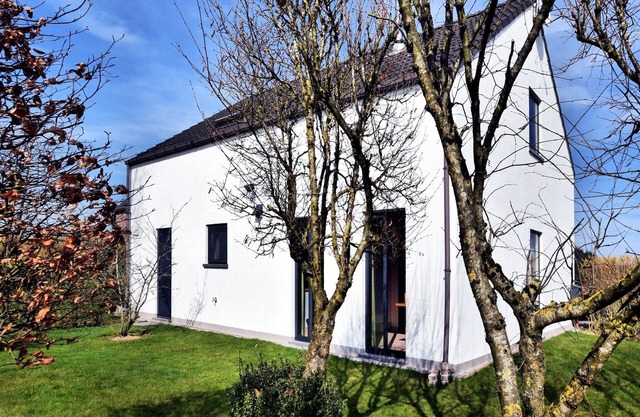 Holiday home in peaceful setting and large garden