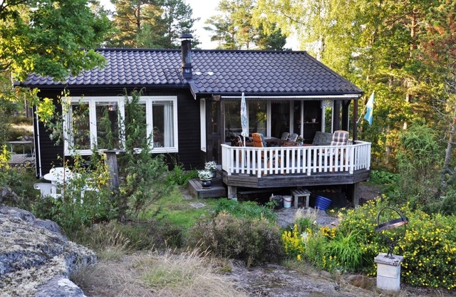 Holiday home in the archipelago on the Baltic Sea with partial sea view