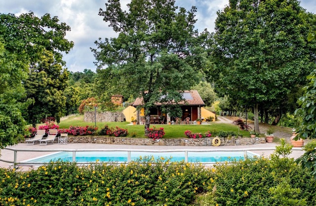 Holiday Home in Tuscany with Pool & Olive Trees