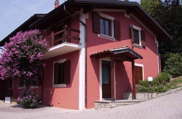 HOLIDAY HOME THE ARNIA WIFI LAKE D (apartment) OFFER