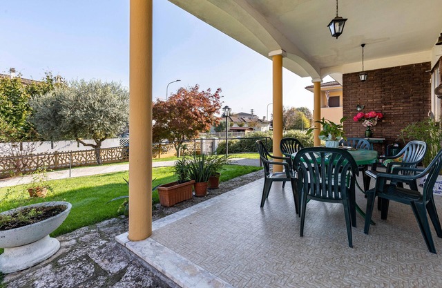 Holiday Home 'Villa Del Sole' with Private Garden, Wi-Fi and Air Conditioning