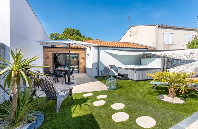 Holiday Home 'La Goisette' with Private Terrace, Private Garden and Wi-Fi