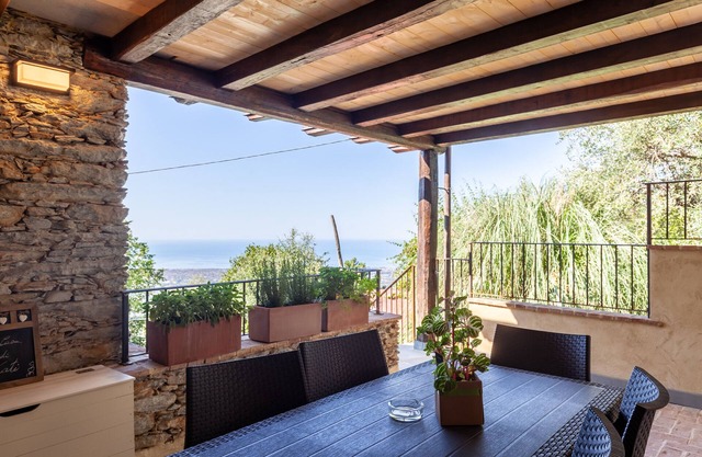 Holiday Home 'La Casa Di Kati' with Sea View, Wi-Fi and Air Conditioning