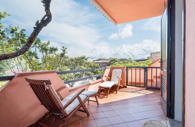 Holiday Home 'La Casa Di Delia' with Sea View, Private Terrace and Shared Garden