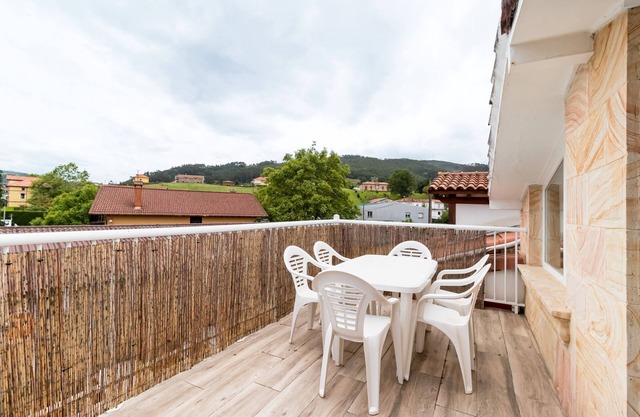 Holiday Home 'La Casita De La Pitufa' with Mountain View, Private Terrace and Wi-Fi