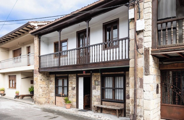 Holiday Home 'La Jomeruca' with Mountain View, Balcony and Wi-Fi