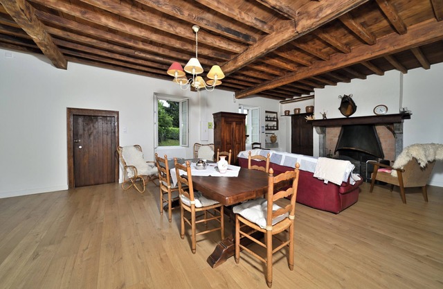 Holiday Home 'La Maison Bayle' with Mountain View, Private Garden and Wi-Fi