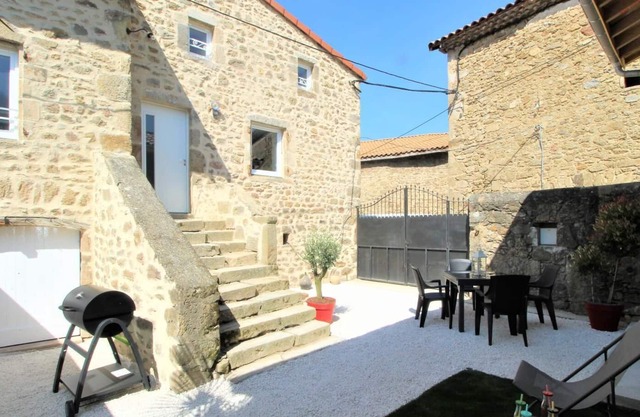 Holiday Home 'La Maison Vieille' with Private Terrace and Wi-Fi