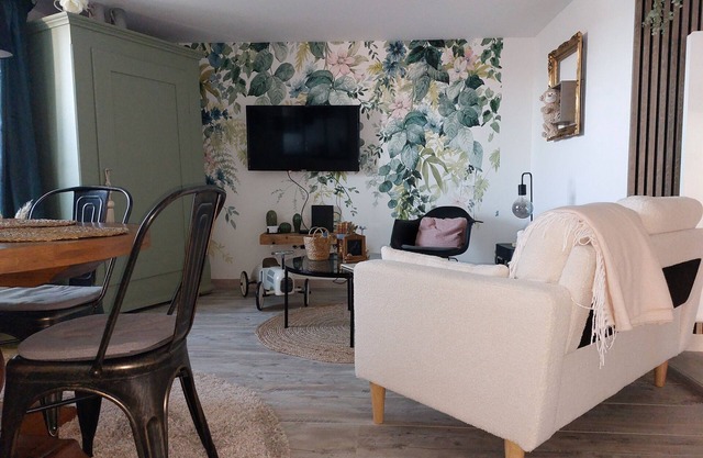 Holiday Home 'La Petite Bohème' with Private Terrace, Private Garden and Wi-Fi