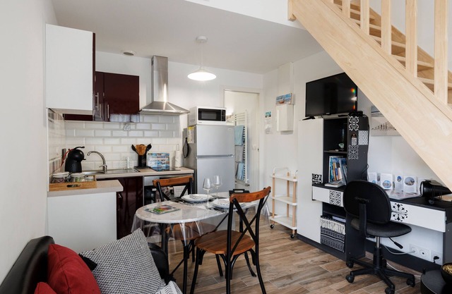 Holiday Home 'Le Petit Prince - Pessac, Bordeaux' with Private Terrace, Wi-Fi and Air Conditioning