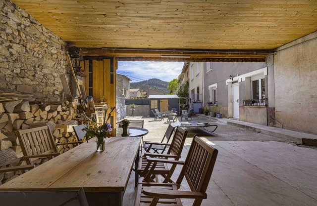Holiday Home 'Le Pic Du Midi' with Mountain View, Shared Terrace and Wi-Fi