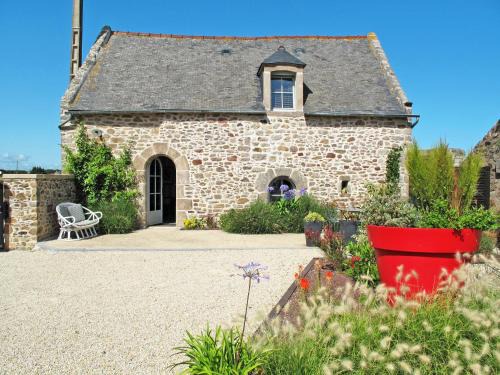 Holiday Home Les Quatrevais by Interhome