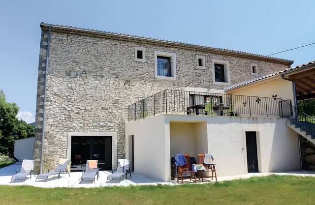 Holiday Home 'Magnifique' with Mountain View, Wi-Fi and Air Conditioning