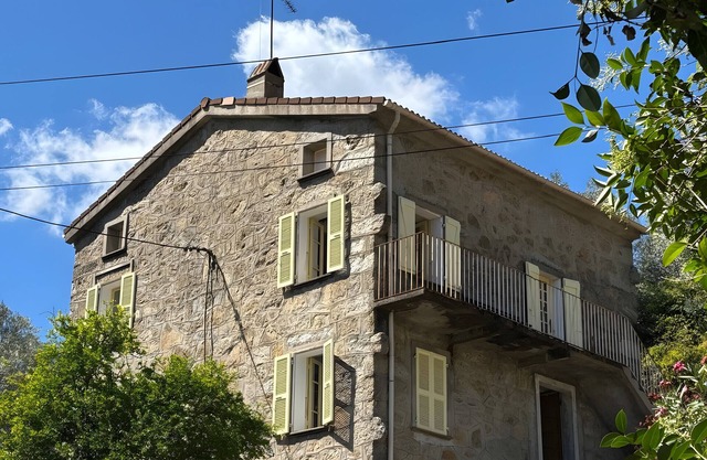 Holiday Home 'Maison De Jeannette' with Mountain View, Private Terrace and Wi-Fi