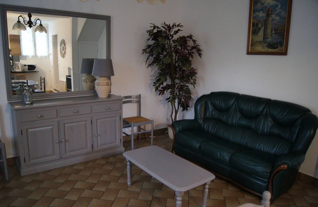 Holiday Home "Maison En Touraine" with Private Terrace and Private Garden